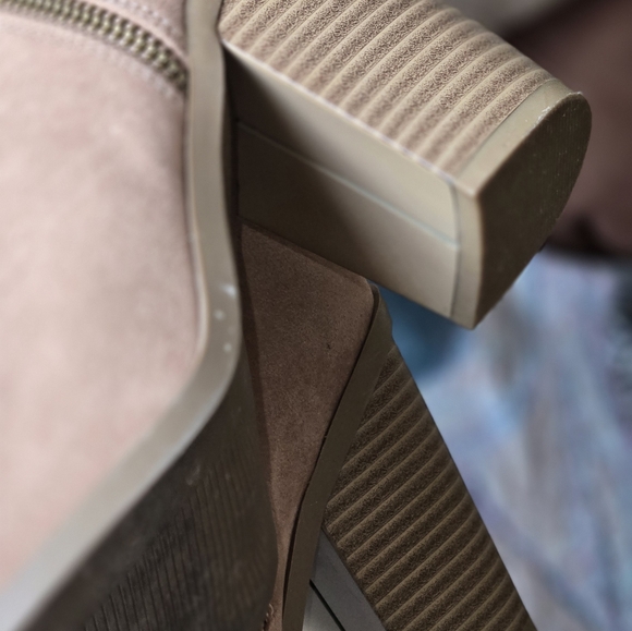 Boots Size 8 - Picture 5 of 6